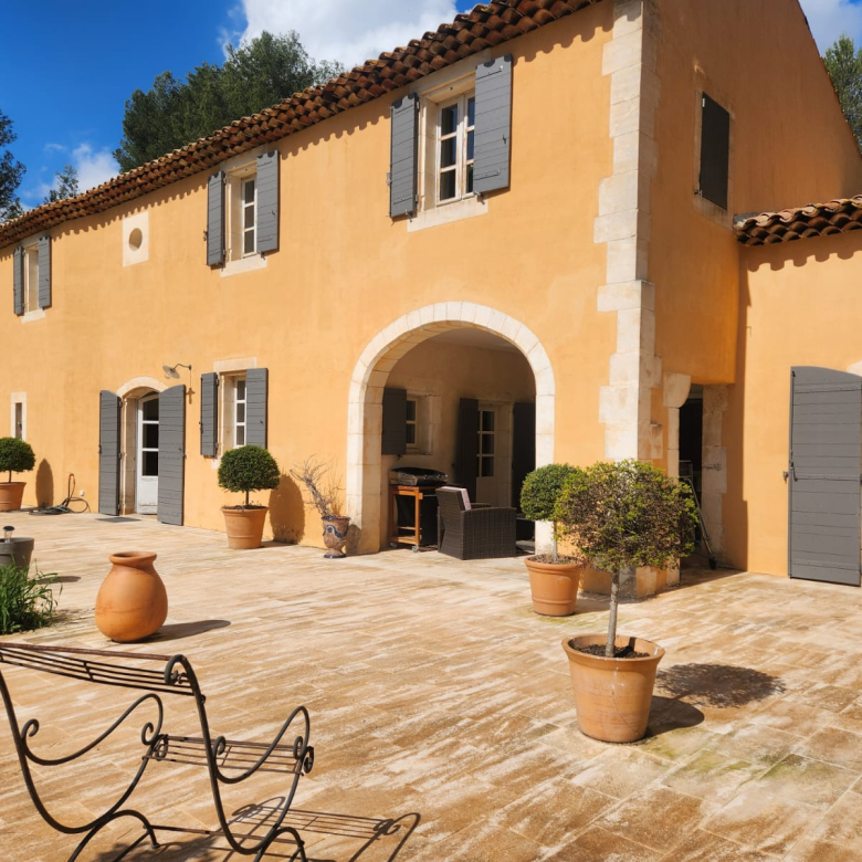 MAISON / BASTIDE SECTEUR EOURES – AUBAGNE – 362 m2 sur terra