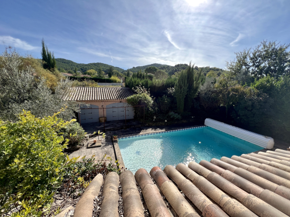 VAISON LA ROMAINE – 5 Min -Villa 180 m2 – 4 CHAMBRES – 3 SAL