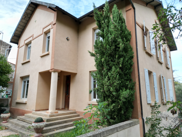 Maison de Maître F6 de 460 m2 avec piscine avec terrain 1350