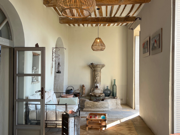 Rare pearl in the heart of Séguret: between serenity and panora view