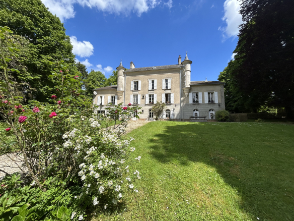 Manoir,  Centre ville, 18 pièces