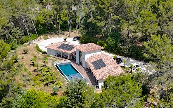 Superbe  villa d’architecte de 250 m2 + sous sol et garage s