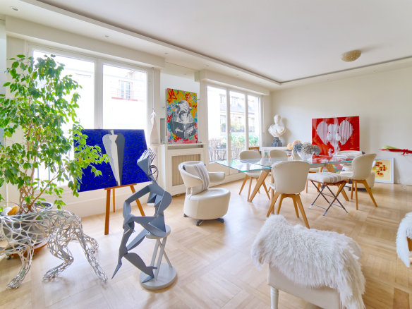 Vente d’un viager d’exception à PARIS 8 Charles de Gaulle Ét