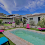 4-room villa with swimming pool and landscaped garden, 3 km from the beaches