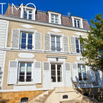 Bourgeois residence in the style of a private mansion, Forges-les-B