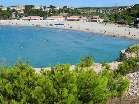 Carro plage sur la cote bleue , face à la mer Villa de 4 pié