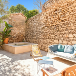 Maison de ville avec jardin et bassin