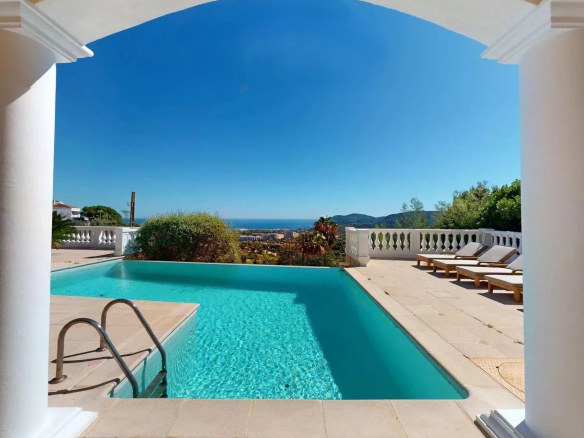 MANDELIEU LA NAPOULE VILLA DE LUXE