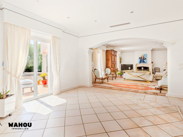 Saint-Cézaire-sur-Siagne   Élégante villa provençale avec pi