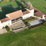 Ancienne ferme magnifiquement rénovée avec 2 maisons d’amis