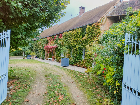Propriété rare dans un environnement tres calme avec accès a