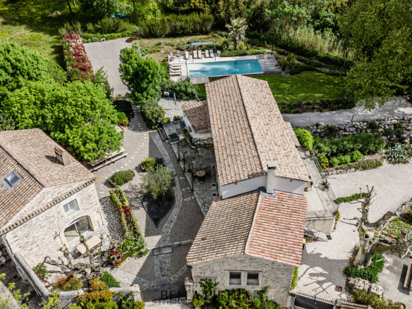 Moulin d’exception avec piscine chauffée et 2 appartements