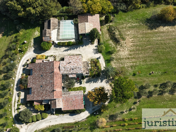 ENSEMBLE IMMOBILIER AVEC GITES – à 5 Min de VAISON-LA-ROMAIN