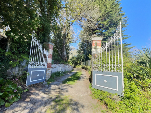 Pont-Aven   Élégance, charme et histoire sur les hauteurs !