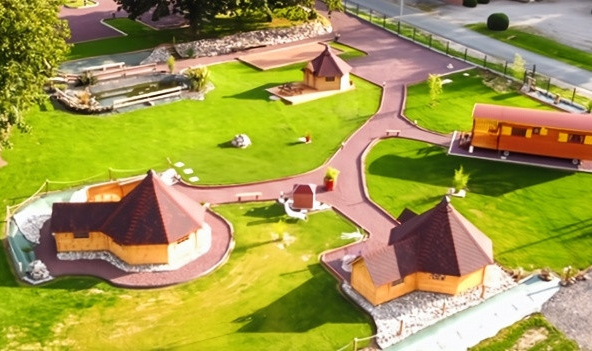 Ferme authentiques et 6 gîtes sur 1.5 hectares (terrain cons