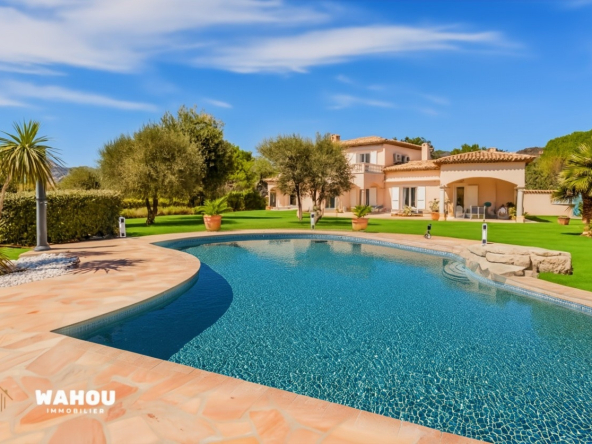 Saint-Cézaire-sur-Siagne   Élégante villa provençale avec pi