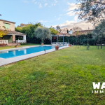 Maison provençale 5 chambres avec piscine et garages à Mougi