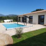 New 4-bedroom villa of 110 m2 with swimming pool, garden, garage and view
