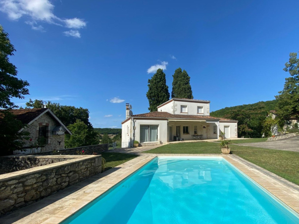 Magnificent property with swimming pool, outbuildings surrounded by 23