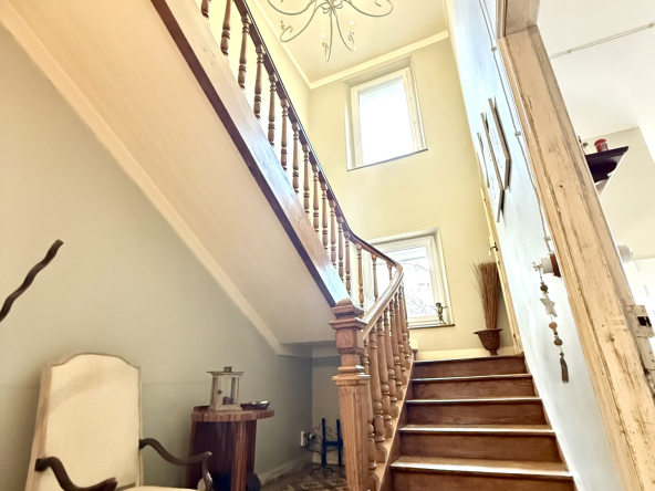 F6 Mansion of 460 m2 with swimming pool and land of 135