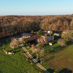Magnificent estate with swimming pool, outbuildings and facilities