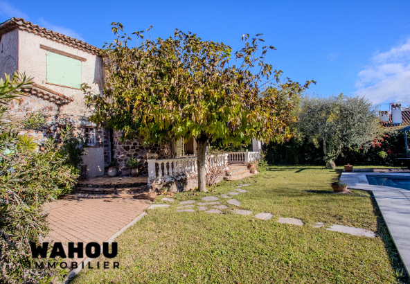 Maison 5 chbs (250m2) avec piscine à Mougins