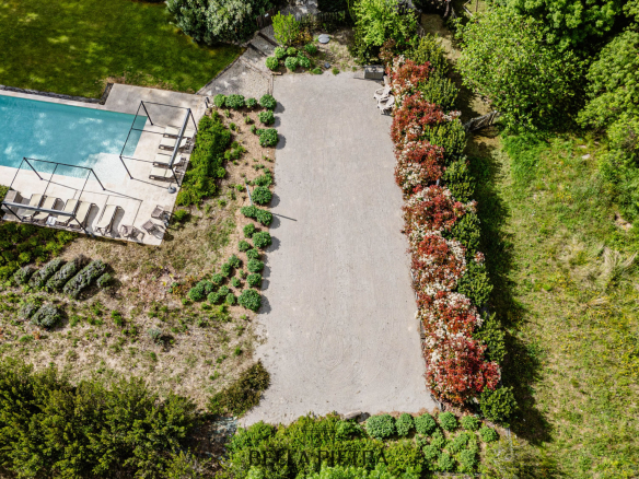 Renovated old mill with heated swimming pool and 2 apartments