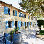 SPLENDIDE MAS 600 M2 HAB, SUR 5HA, PISCINE 20/4, BOX CHEVAUX