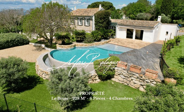 Characterful country house in Le Brusc. Confidential property at q