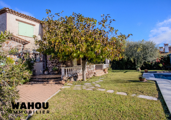 Maison 5 chbs (250m2) avec piscine à Mougins