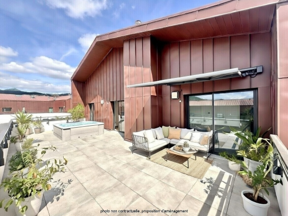 Les Allées Blatin Residence - Exceptional top floor apartment in