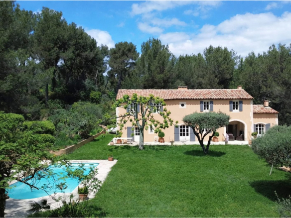 BASTIDE / HOUSE – AUBAGNE – 362 m2 on a plot of 9753 m2 –