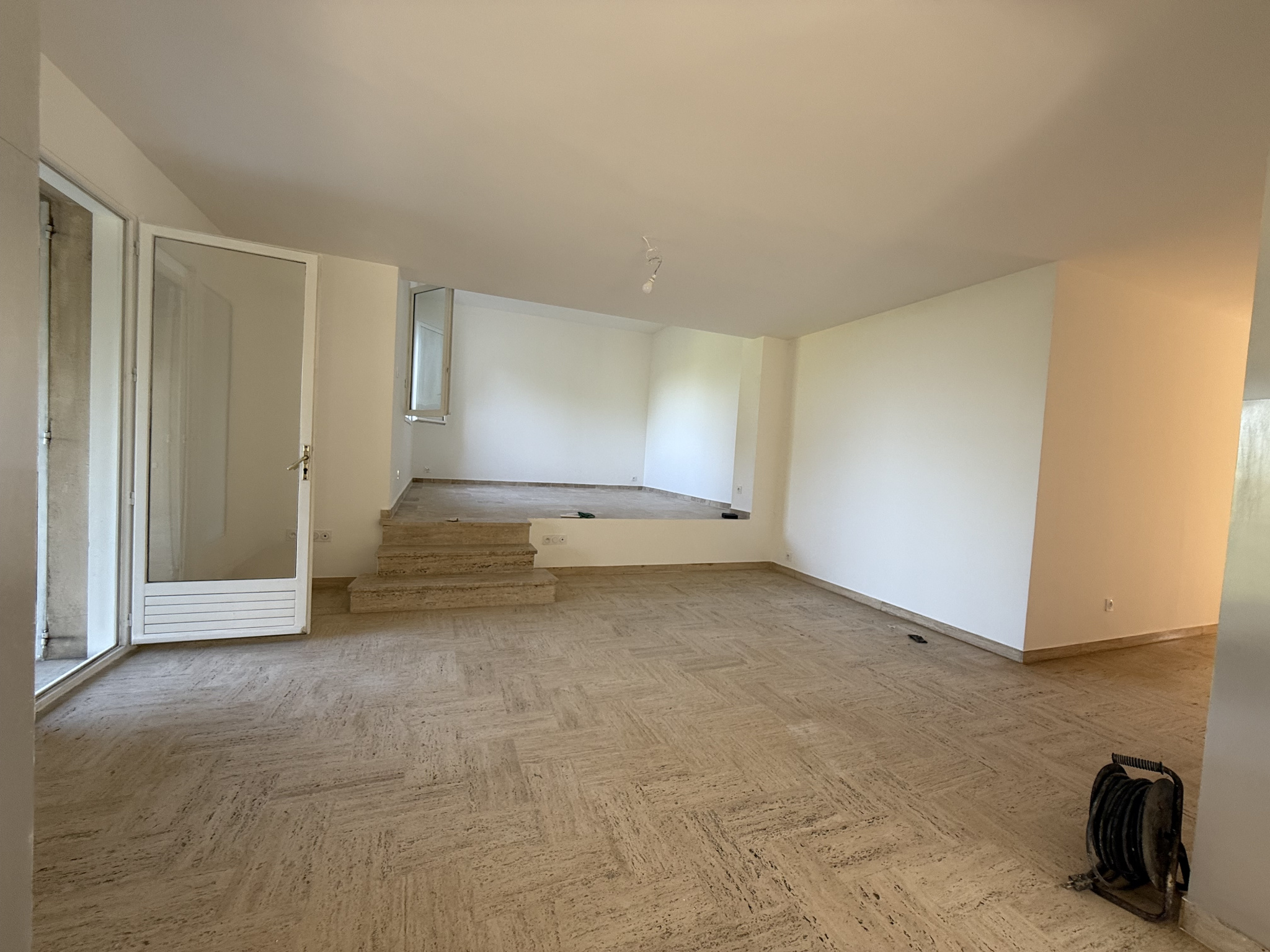 photo_6806d278ba3b1a4084b77f270ac63f21