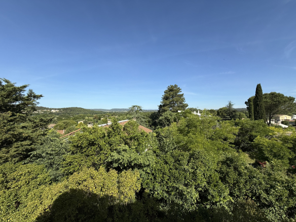 Villevieille – House 397 m2 with a 280 m² garden suitable for a swimming pool