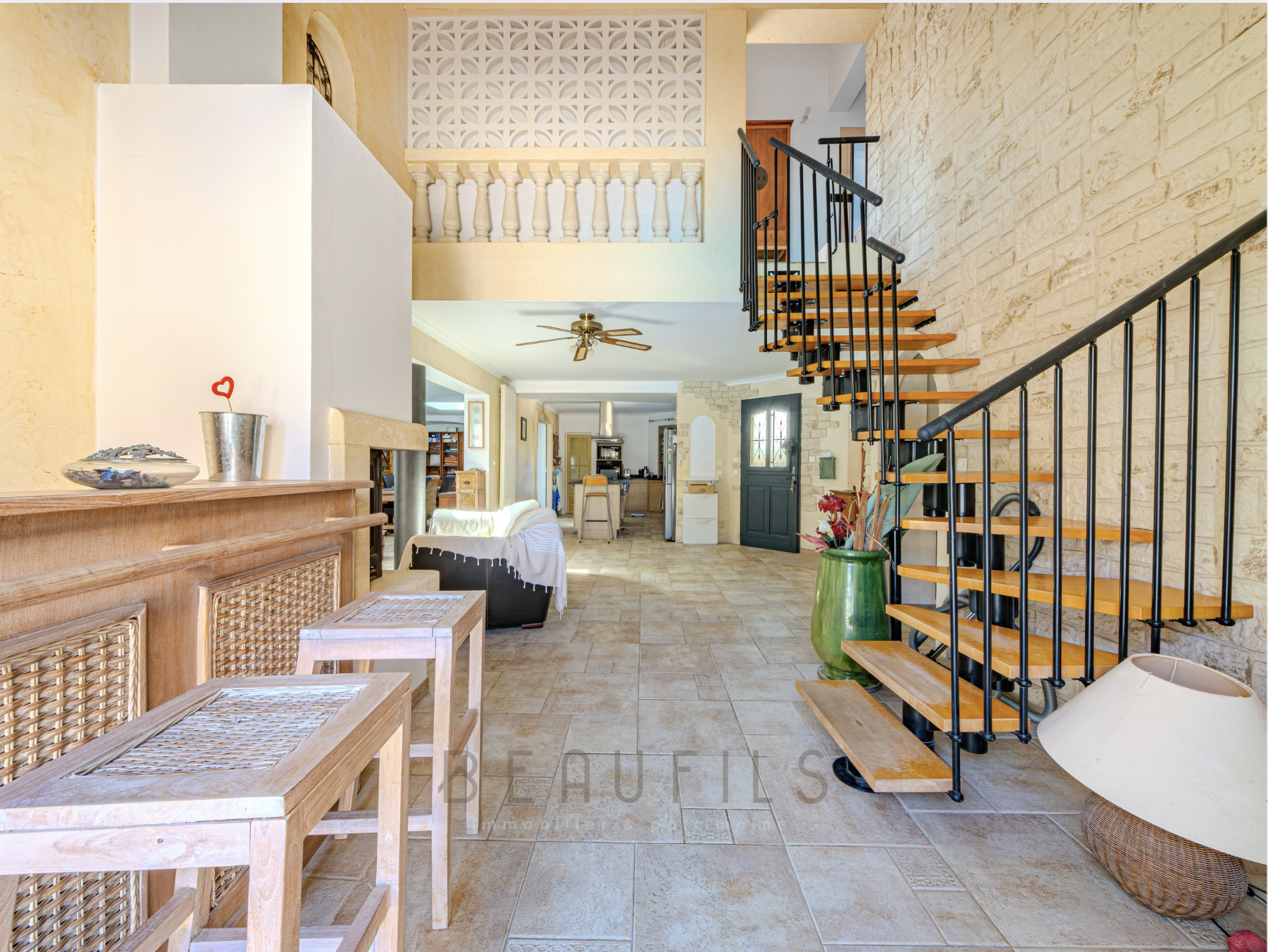 photo_4fc052015109886b297abfbb8ee39713