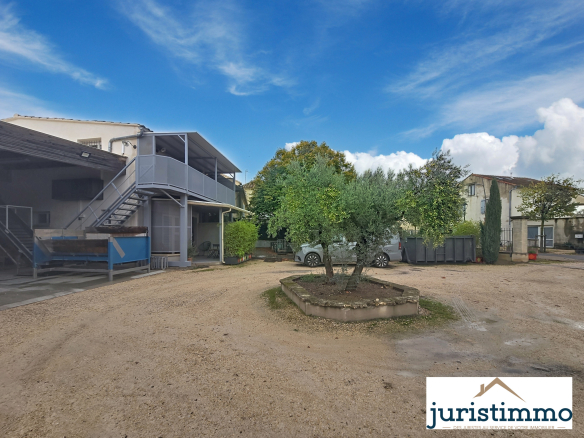 Rare à TRAVAILLAN   Propriété de caractère sur 2000 m2 avec