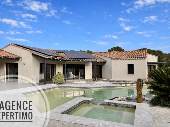 Luxury amenities for this superb architect-designed house