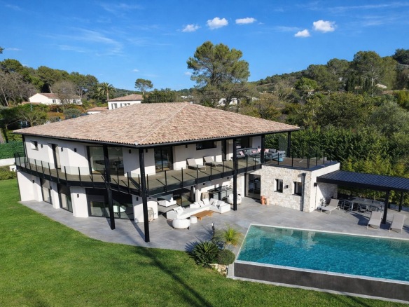 EXCEPTIONAL VILLA IN MOUGINS – ULTRA RARE PROPERTY – ROYAL GOLF