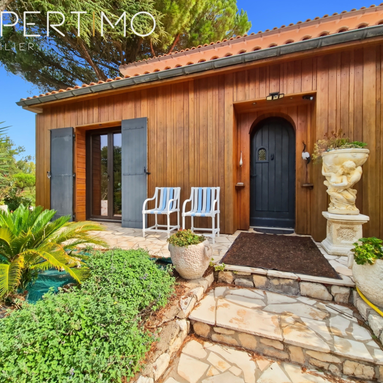 MAGNIFIQUE PROPRIÉTÉ CENTRE HISTORIQUE