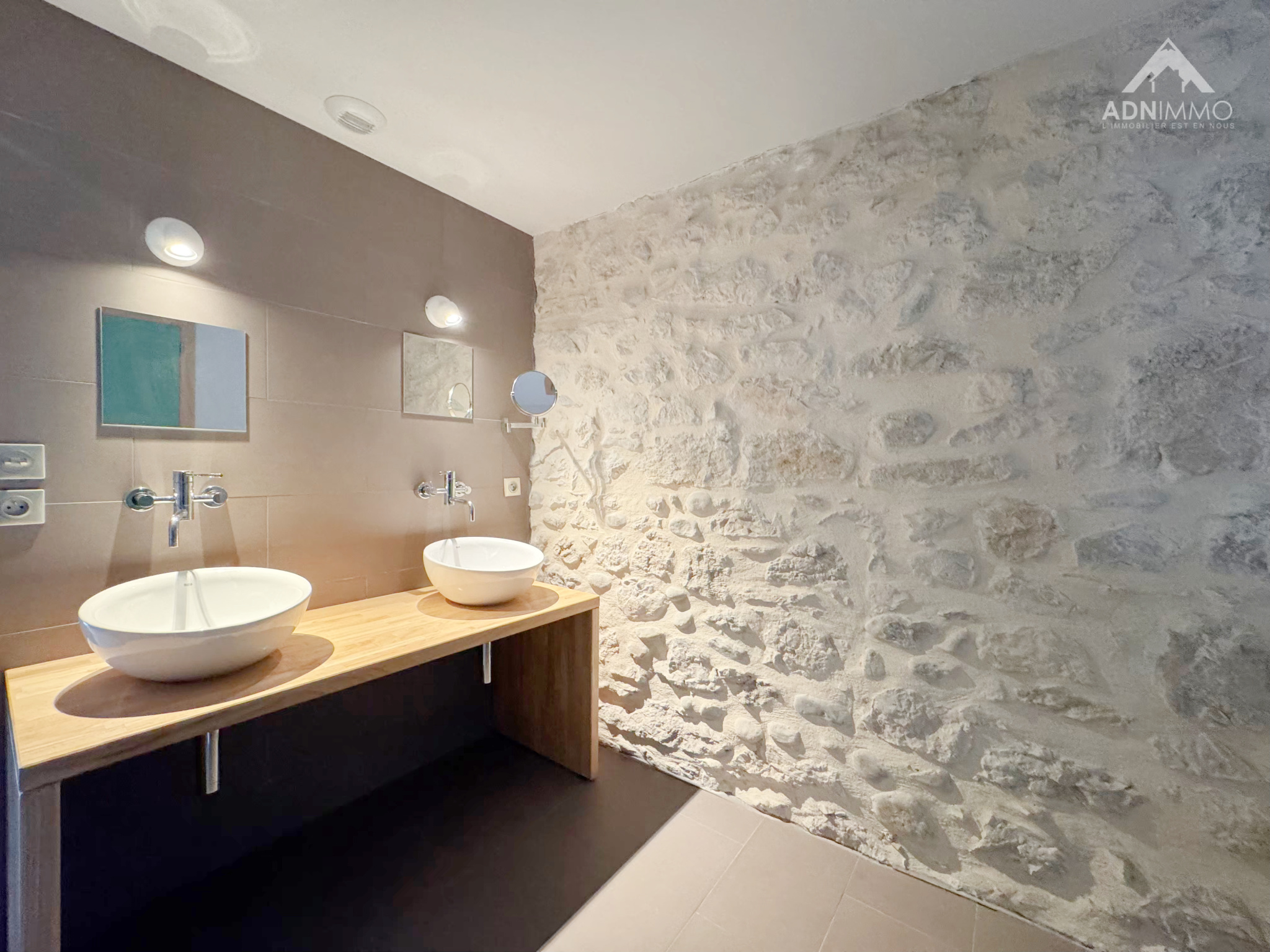 photo_b3a9c30adec979328a7bf0d10d03e20e