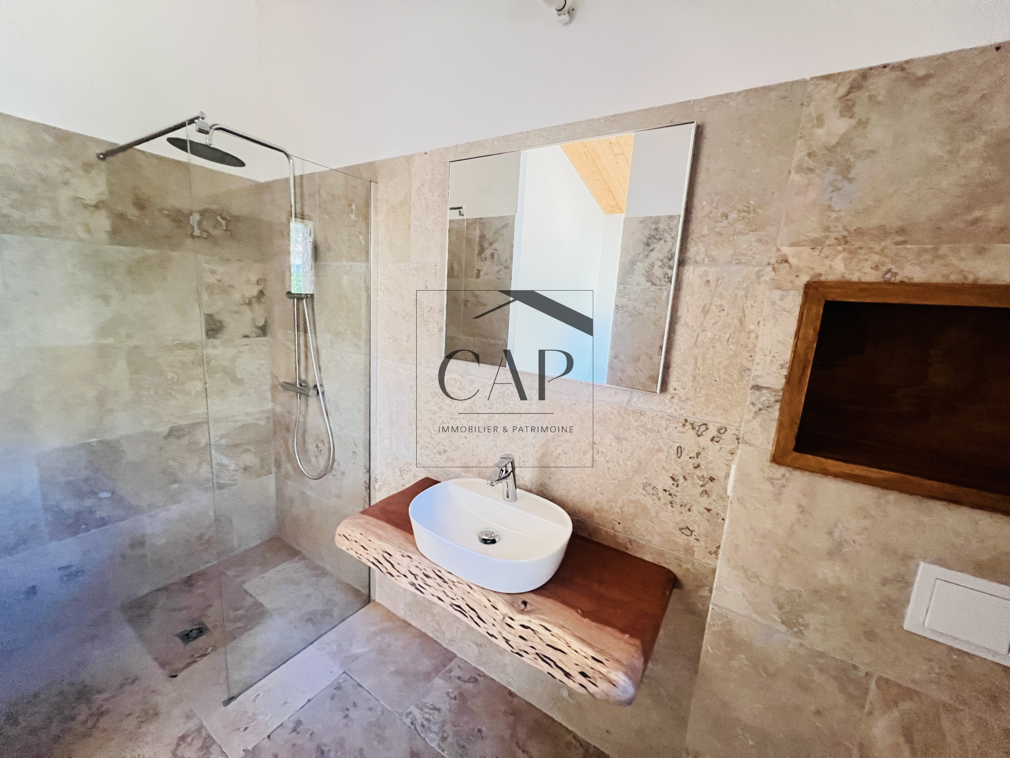 photo_64be1f013d3950112b7347483580b93c