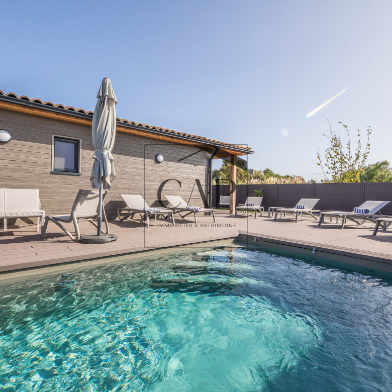 Villa individuelle en pierres type bergerie avec piscine Lec