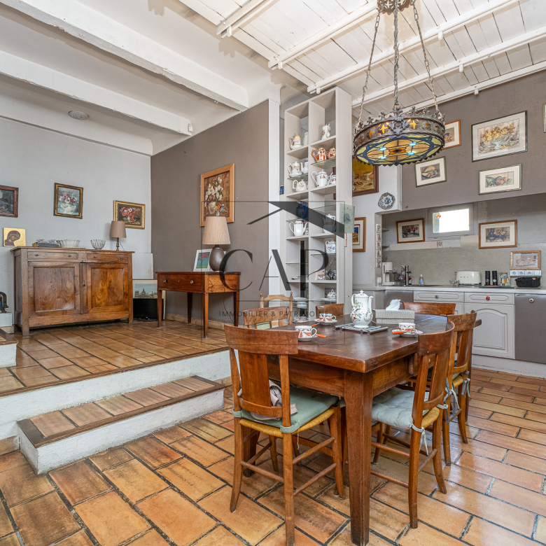 Grande maison familiale avec jardin à deux pas du centre vil