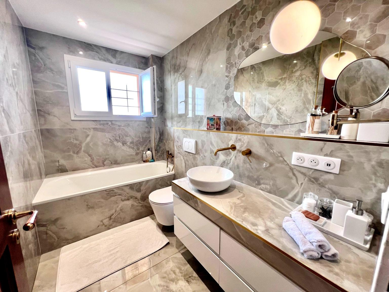 photo_a5bff9d13fc5213c7029aeb1d808a0b8