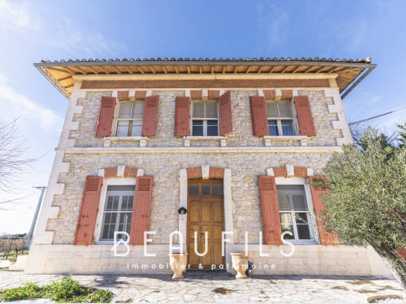 (30220) Aigues-Mortes – Maison de maître au coeur d’un hameau