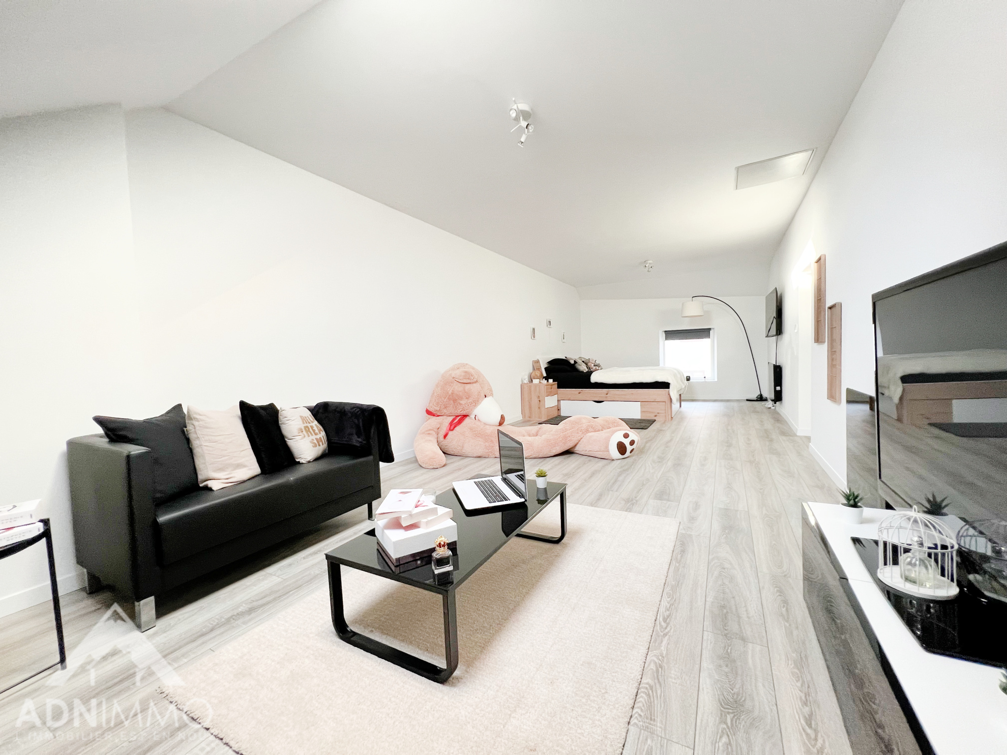 photo_648bc96f671f40b735a6fc3449bf8a63