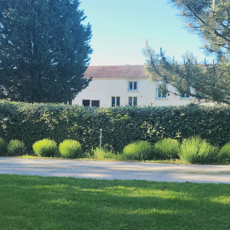 NOUVEAU, RARE, PROPRIÉTÉ 7,5 HA AVEC DEMEURE D’INSPIRATION ‘