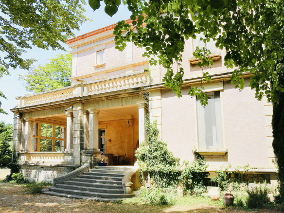 NOUVEAU, RARE, PROPRIÉTÉ 7,5 HA AVEC DEMEURE D’INSPIRATION ‘