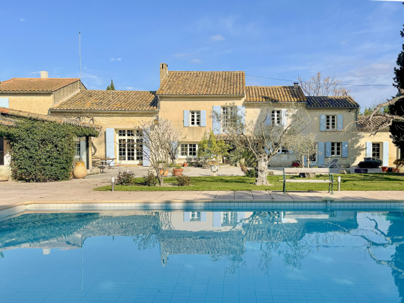 Exceptional property – 600 m2 of living space – 6.4 hectares