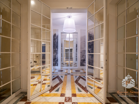 Avenue Hoche – near Parc Monceau – Exceptional apartment